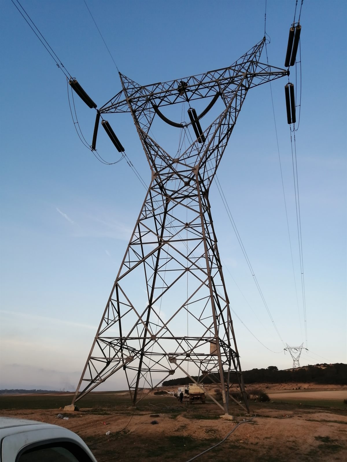 Pylône au crépuscule